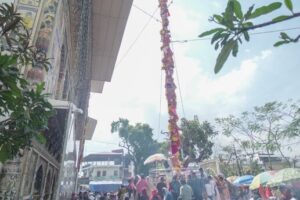 श्री झण्डे जी पर दर्शन मनौतियों के लिए अब लगा दूनवासियों का तांता