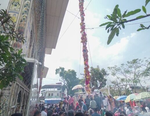 श्री झण्डे जी पर दर्शन मनौतियों के लिए अब लगा दूनवासियों का तांता