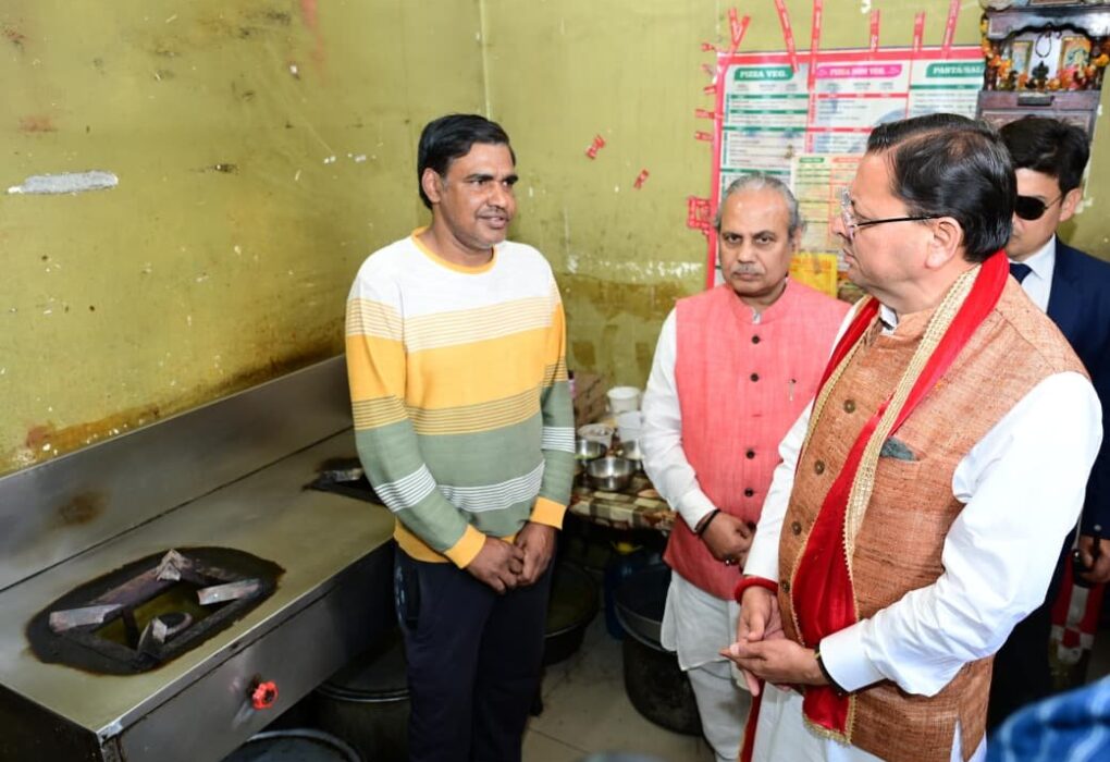 मुख्यमंत्री ने रेस्टोरेंट में पहुंचकर गैस आपूर्ति का लिया जायजा