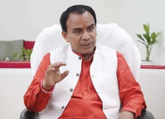 शिक्षकों को अपने गृह जनपद आने-जाने के लिए साल में मिलेगा दो दिन का यात्रा अवकाश