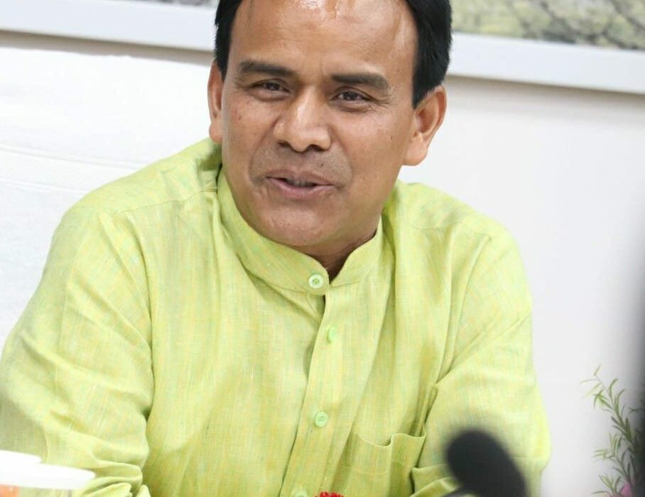 शिक्षकों के वार्षिक स्थानांतरण का होमवर्क करे विभागः डाॅ. धन सिंह रावत