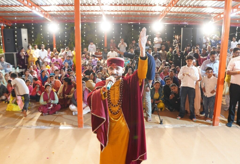 प्राचीन माँ अम्बिका देवी मंदिर राजपुर में माता के भजनों और जागर पर झूमे भक्तगण