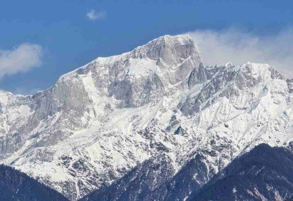 मौसम की मेहरबानी से हिमालयी चोटियों का नख श्रृंगार लौटा