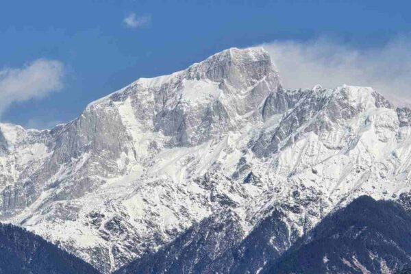 मौसम की मेहरबानी से हिमालयी चोटियों का नख श्रृंगार लौटा