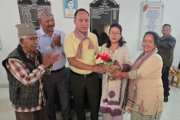 गोर्खा संघ चन्द्रबनी की त्रेमासिक सभा में सेना में पदोन्नत और सेवानिवृत्त सदस्यों का सम्मान