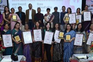 अंतर्राष्ट्रीय महिला दिवस: यूकॉस्ट ने 7 महिलाओं को विज्ञान प्रयोगधर्मी और 20 महिलाओं को हिमालयी नारी शक्ति सम्मान किया प्रदान 