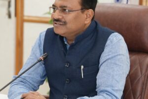 गैस, ईंधन और जरुरी वस्तुओं की कोई कमी नहीं, पैनिक न करें: मुख्य सचिव