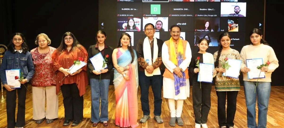 विश्व के बाल लेखकों का लेखक गाँव में सम्मान