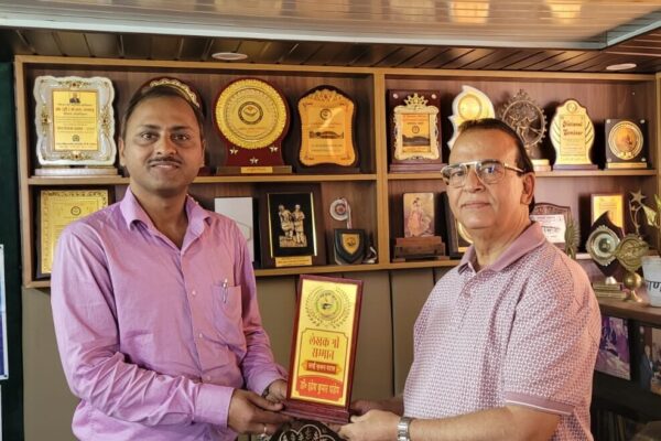 वनस्पतिशास्त्री डाॅ. इंद्रेश कुमार पांडेय को साईं सृजन पटल ने ‘लेखक श्री सम्मान’ से नवाजा