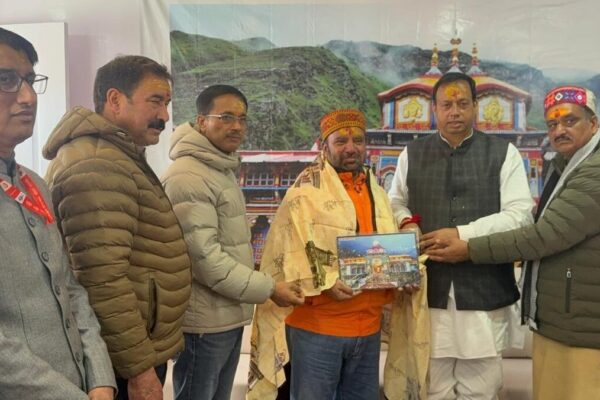 उद्योगपति महेन्द्र शर्मा ने श्री बदरीनाथ-केदारनाथ मंदिर समिति को ₹1.01 करोड़ का दान दिया