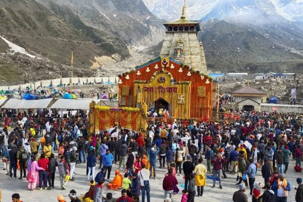 केदारनाथ धाम में तीन दिन में 1.1 लाख यात्रियों ने किए दर्शन