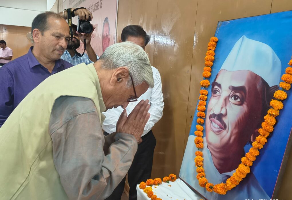 कुशल राजनेता के साथ स्पष्टवादी व्यक्तित्व थे बहुगुणा: उनियाल