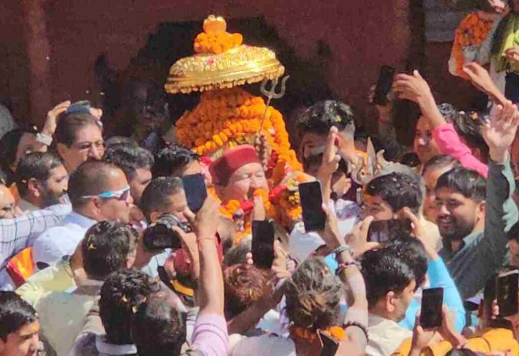 मध्य हिमालय के लिए रवाना हुई भगवान रुद्रनाथ की देव डोली