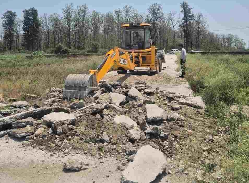 देहरादून में MDDA की बड़ी कार्रवाई, सिमलास ग्रांट में अवैध प्लॉटिंग पर चला बुलडोजर