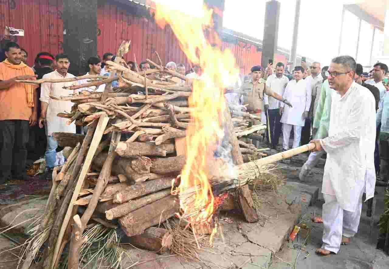 पूर्व मुख्यमंत्री खंडूड़ी की अंतिम यात्रा में उमड़ा जनसैलाब
