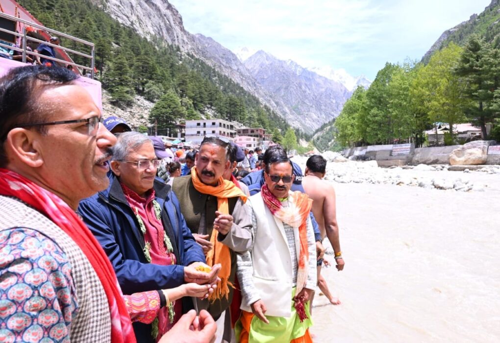 CEC ज्ञानेश कुमार ने हर्षिल में BLO मिंटो देवी के काम को सराहा, कहा- पूरे देश के लिए प्रेरणा