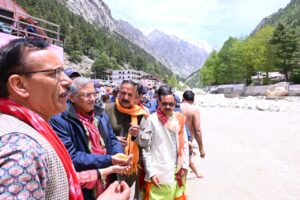 CEC ज्ञानेश कुमार ने हर्षिल में BLO मिंटो देवी के काम को सराहा, कहा- पूरे देश के लिए प्रेरणा