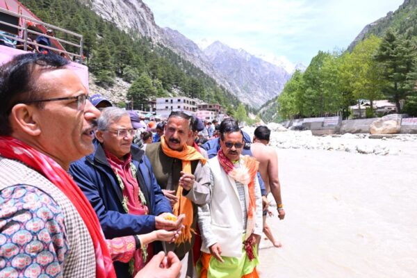 CEC ज्ञानेश कुमार ने हर्षिल में BLO मिंटो देवी के काम को सराहा, कहा- पूरे देश के लिए प्रेरणा