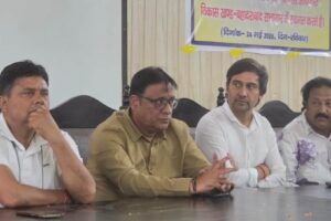 ग्राम विकास अधिकारी की प्रान्तीय कार्यकारिणी की बैठक में मांगों पर चर्चा