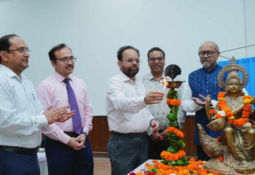 श्री महंत इन्दिरेश अस्पताल में गर्भ में ही दिल की बीमारियों की पहचान पर मंथन