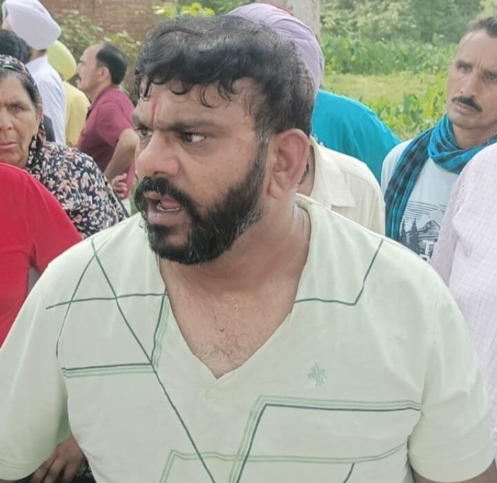 दरबार श्री गुरु राम राय जी महाराज की संगतों पर भू-माफिया ने की पत्थरबाजी