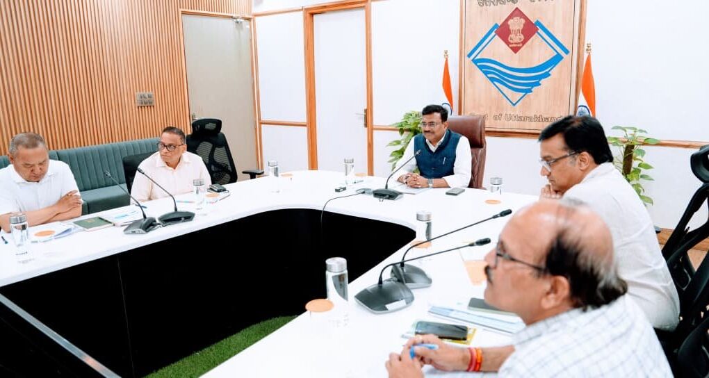 केदारनाथ एवं हेमकुंट साहिब रोपवे प्रोजेक्ट के फॉरेस्ट लैंड क्लीयरेंस पर तेजी से कार्य करने के निर्देश