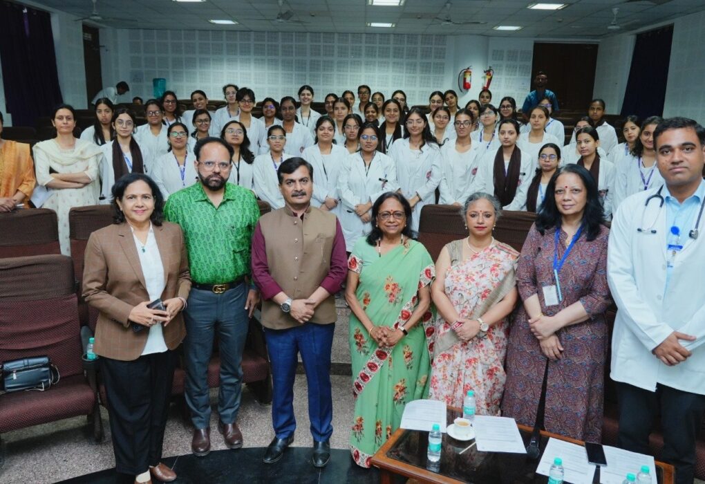 महिला चिकित्सकों के सशक्तिकरण के लिए कार माॅडयूल पर कार्यशाला