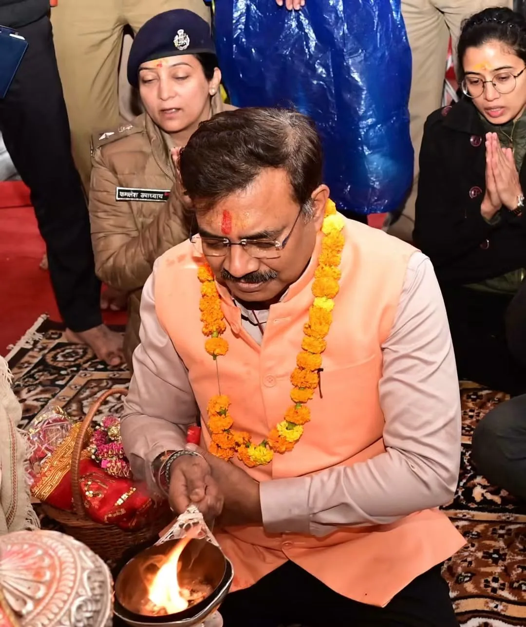 मुख्य सचिव आनंद वर्धन ने गंगोत्री धाम में की पूजा-अर्चना, व्यवस्थाओं का लिया जायजा