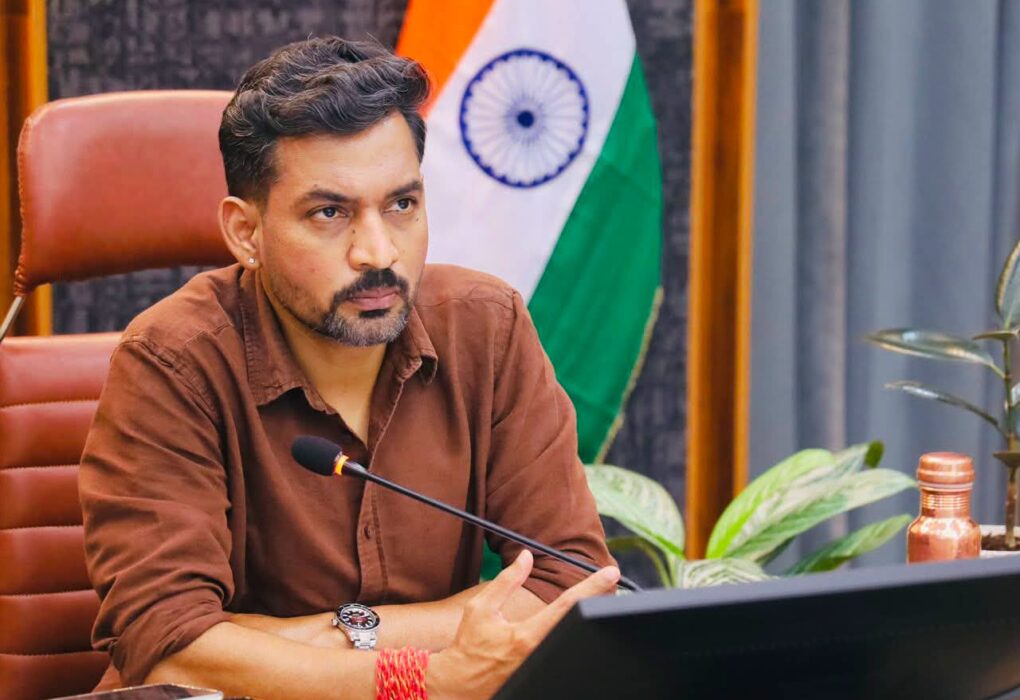 जिला प्रशासन की पहल से सेवा संकल्प अभियान के तहत 1611 बुजुर्गों को मिला सामाजिक सुरक्षा कवच; नवम्बर माह से मिलेगी वृद्धावस्था पेंशन, ‘एक-एक पात्र व्यक्ति तक पहुंचे सरकार की योजना; कोई भी पात्र बुजुर्ग न रहे सामाजिक सुरक्षा से वंचितः डीएम