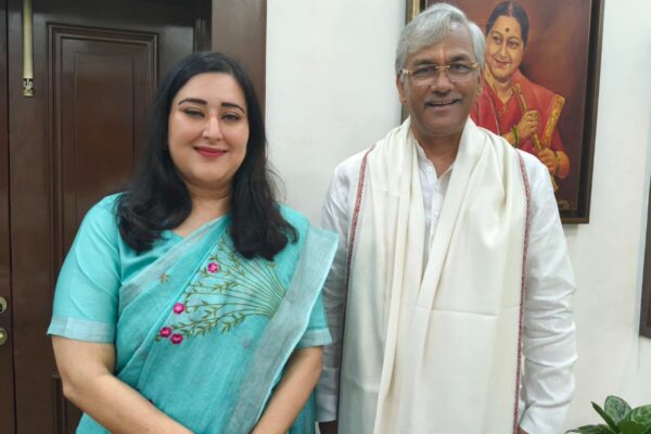 नई जिम्मेदारी पर बांसुरी स्वराज को सांसद त्रिवेन्द्र ने दी शुभकामनाएं