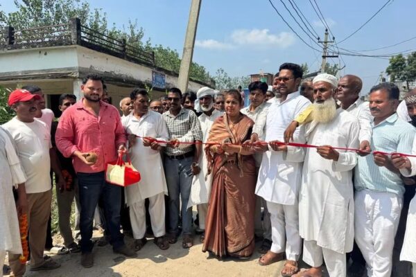 भगवानपुर विधायक ममता राकेश ने अकबरपुर कालसो में किया नाले का उद्घाटन, कहा-ग्रामीण क्षेत्रों में जरूरी सुविधाओं को मजबूत करना और लोगों की समस्याओं का समाधान कराना विकास कार्यों की प्राथमिकता