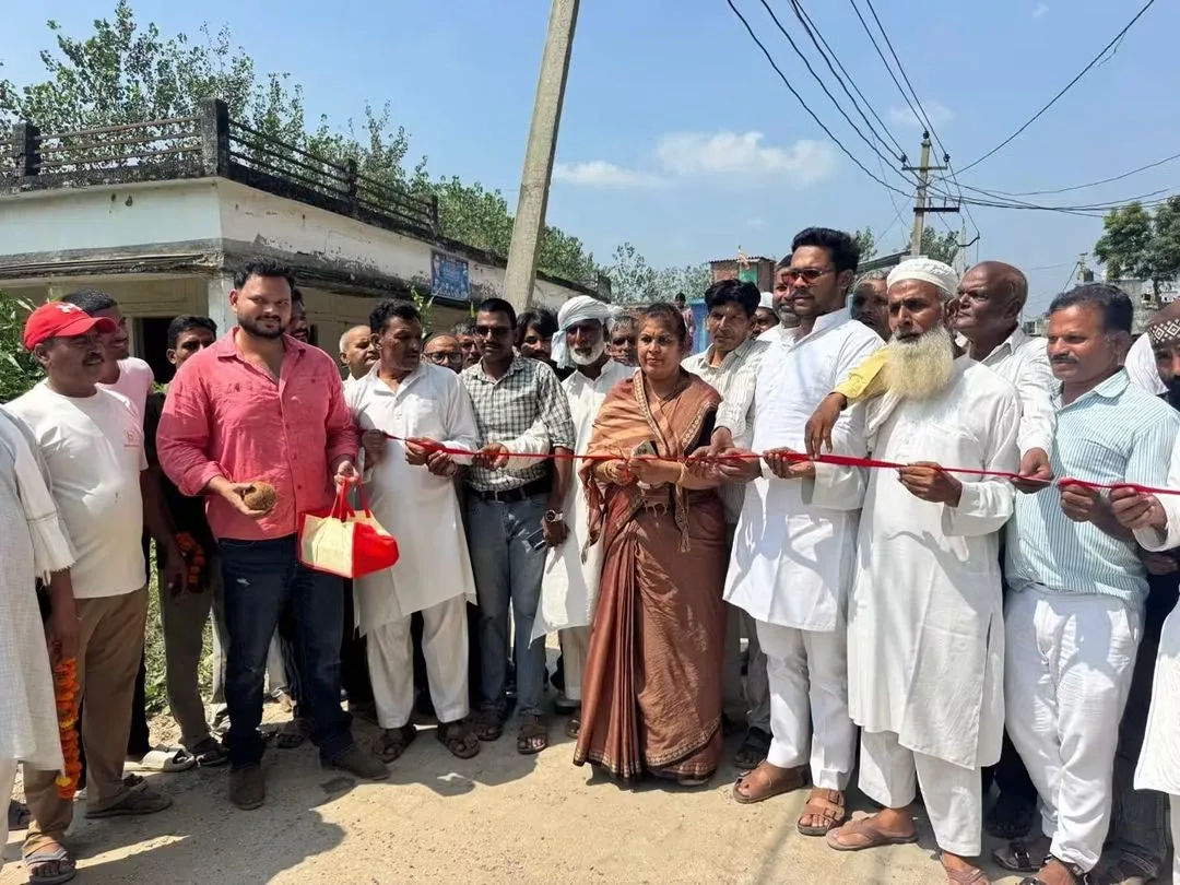 भगवानपुर विधायक ममता राकेश ने अकबरपुर कालसो में किया नाले का उद्घाटन, कहा-ग्रामीण क्षेत्रों में जरूरी सुविधाओं को मजबूत करना और लोगों की समस्याओं का समाधान कराना विकास कार्यों की प्राथमिकता
