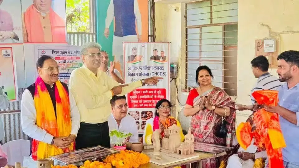 माटी कला को प्रोत्साहन:महापौर अनीता ललित अग्रवाल द्वारा 10,000 मिट्टी के दीये तैयार कराने की पहल