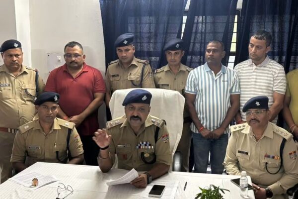 बहादराबाद के शांतरशाह में बाइक मैकेनिक हैप्पी हत्याकांड का पुलिस ने किया खुलासा, ब्लैकमेलिंग से तंग आकर इस्तिखार ने रची हत्या की साजिश