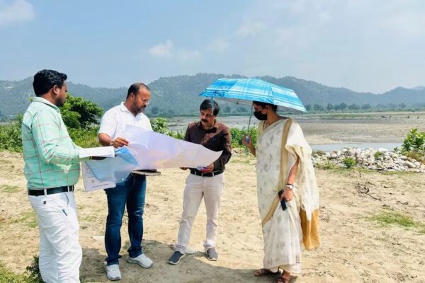 कुंभ मेला-2027 की तैयारियों में तेजी, सड़कों एवं मेला भूमि के समतलीकरण कार्यों का मेलाधिकारी ने किया निरीक्षण, मेला क्षेत्र में सड़क निर्माण, नवीनीकरण एवं सुधार कार्यों को समयबद्धता के साथ पूर्ण करने के निर्देश