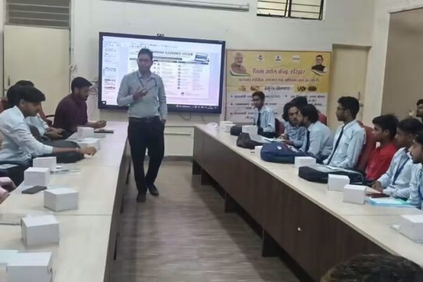 पॉलिटेक्निक कॉलेज सिडकुल में उद्यमिता विकास प्रशिक्षण कार्यक्रम आयोजित, तकनीकी शिक्षा प्राप्त कर रहे विद्यार्थियों को स्वरोजगार एवं उद्यम स्थापना के लिए किया गया प्रोत्साहित