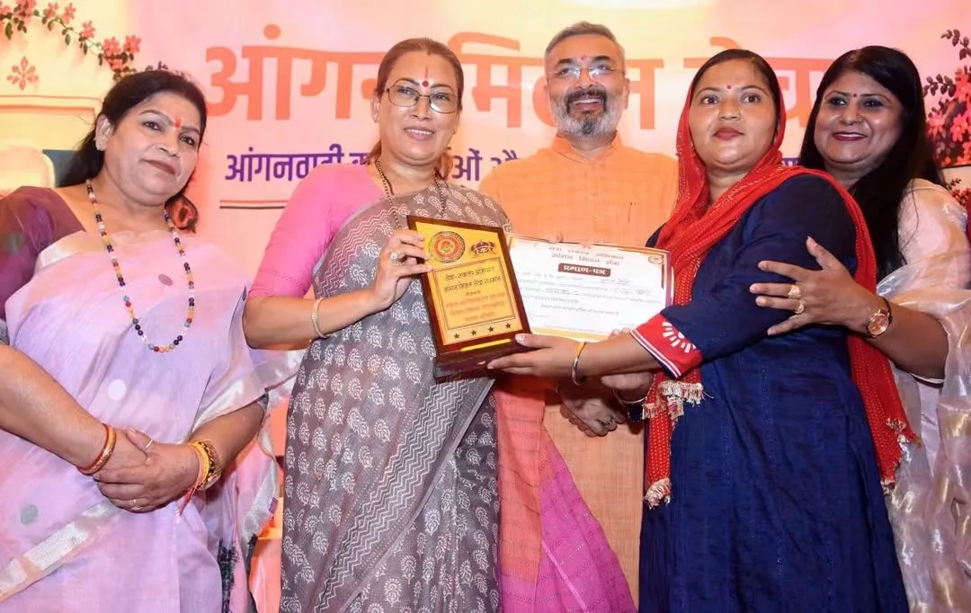 आंगनबाड़ी केंद्र है बच्चों के भविष्य की बुनियाद रखने का प्रथम आयाम: रेखा आर्या, ‘आंगन मिलन सेवा’ कार्यक्रम में 202 लाभार्थियों को वितरित की गई महालक्ष्मी, तेजस्विनी, रोजगार एवं पोषण किट